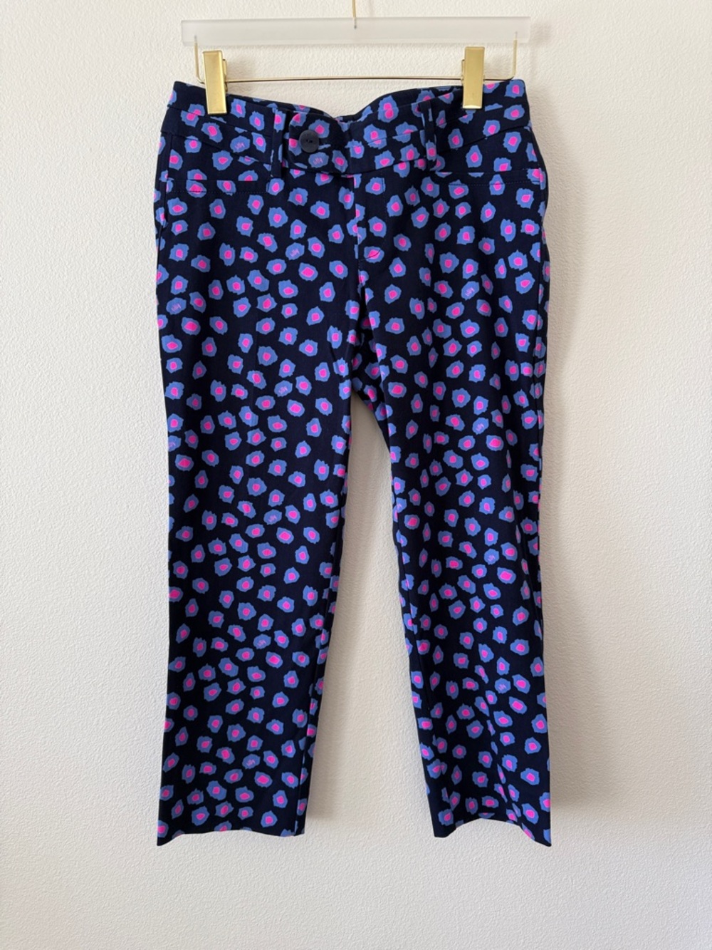 Lilly Pulitzer Rare Amuse Bouche Print Luxury Capri Pants Style 49057
Size 8